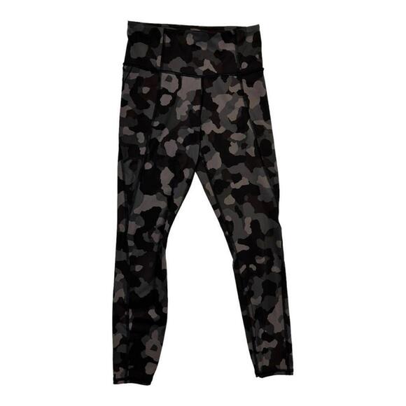 Athleta l Lightning 7/8 Black Camo Leggings Size XS - Picture 2 of 10